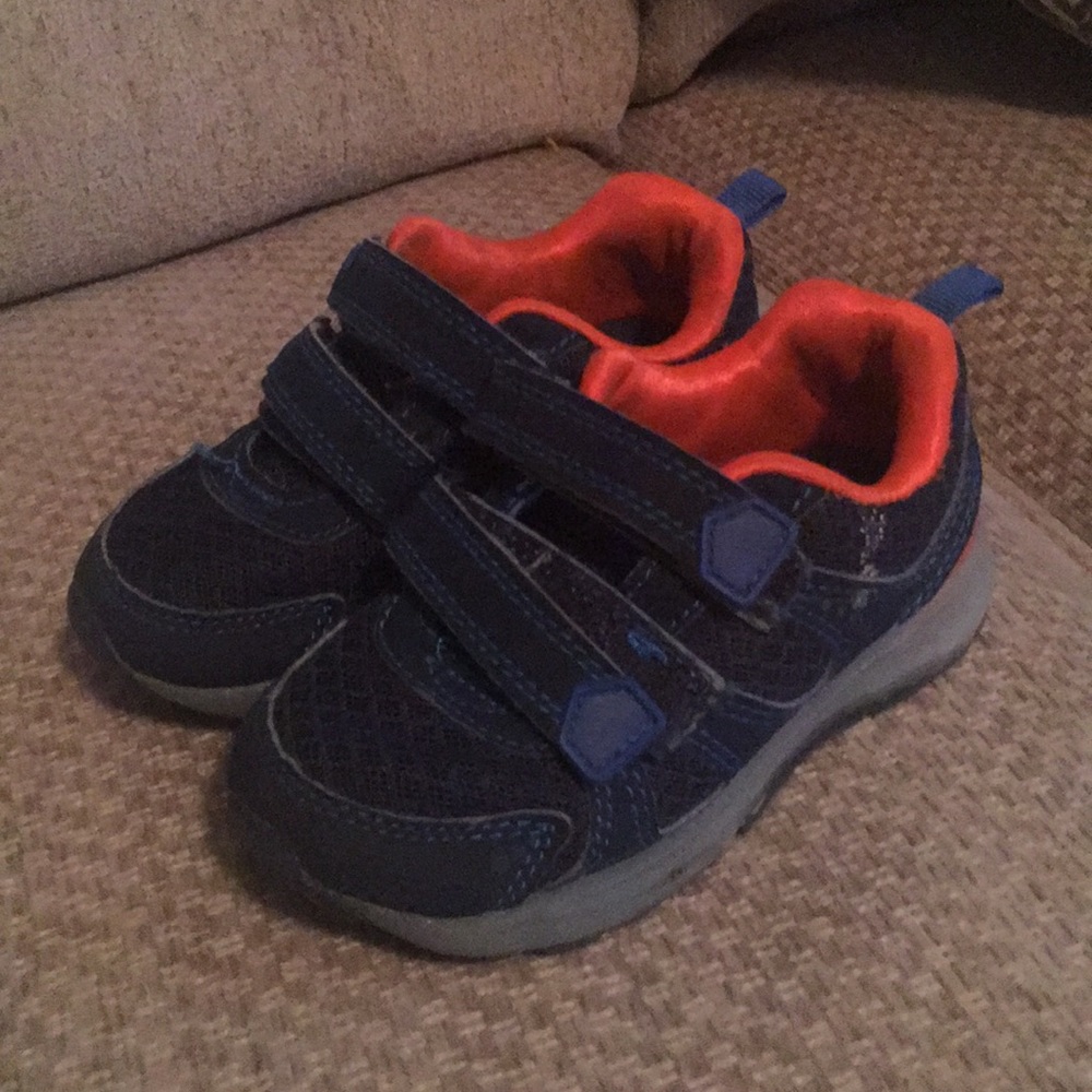 Toddler shoes size 7